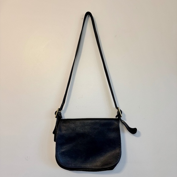 Vintage 1990s Black Leather Patricia's Legacy Coach Saddle Style Shoulder Bag - Picture 2 of 15